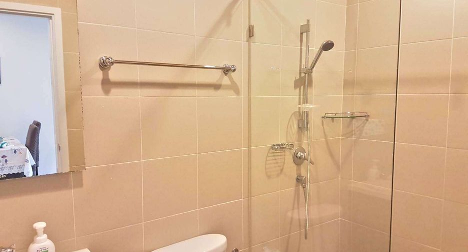 For rent 2 bedrooms condo in Khlong San, Bangkok