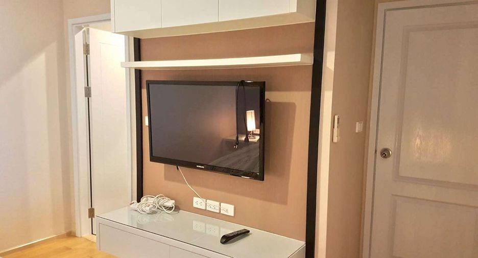 For rent 2 bedrooms condo in Khlong San, Bangkok