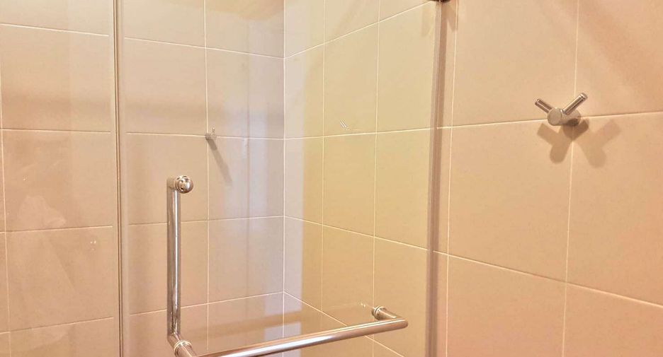 For rent 2 bedrooms condo in Khlong San, Bangkok