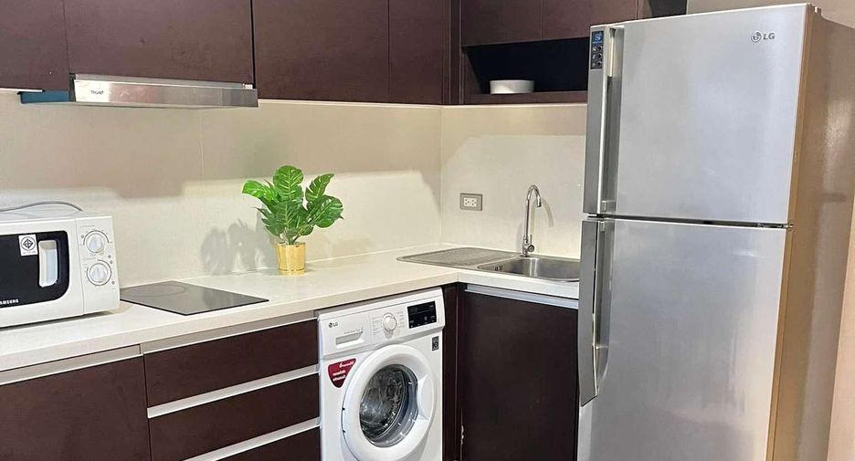 For rent 2 bedrooms condo in Watthana, Bangkok