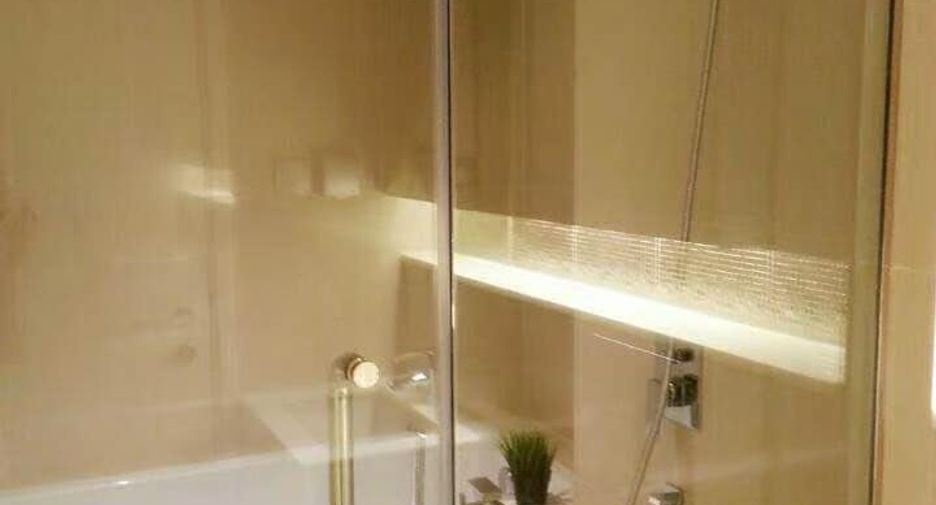 For rent and for sale 1 bed condo in Watthana, Bangkok