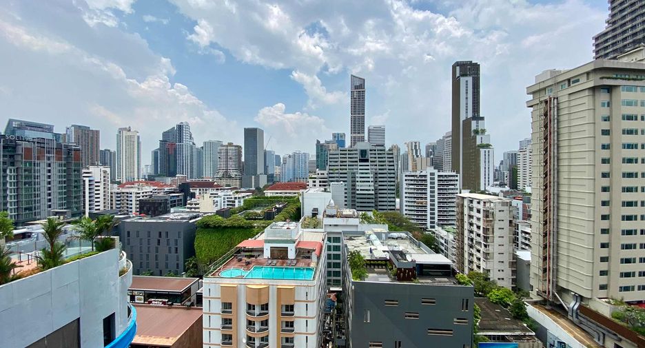For rent 2 bedrooms condo in Watthana, Bangkok