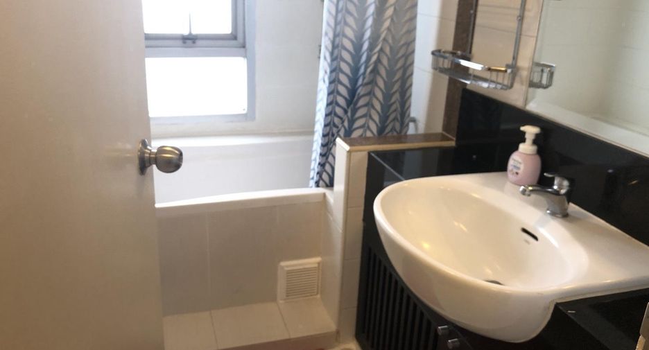 For rent and for sale 2 bedrooms condo in Khlong Toei, Bangkok