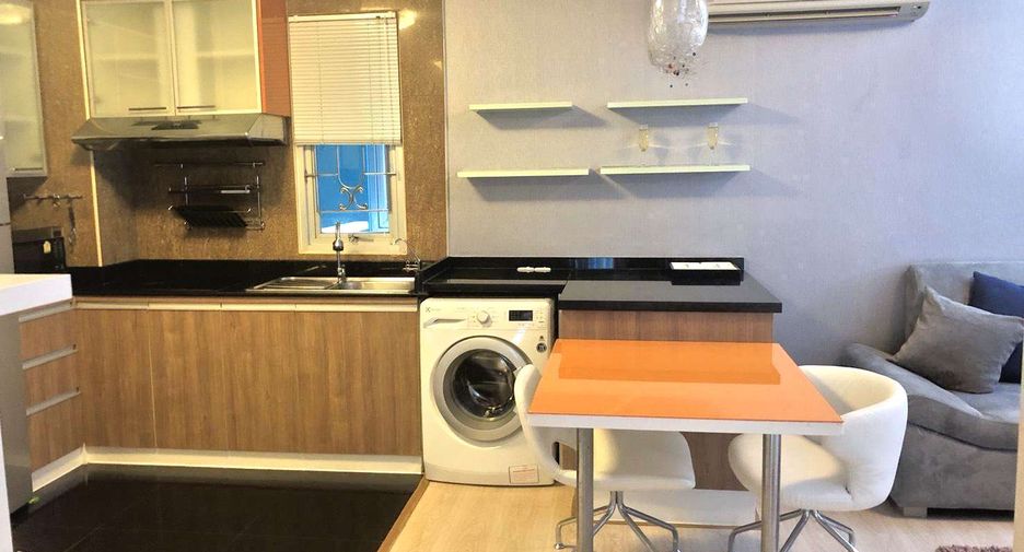 Condo en alquiler y en venta de 2 habitaciones en Khlong Toei, Bangkok