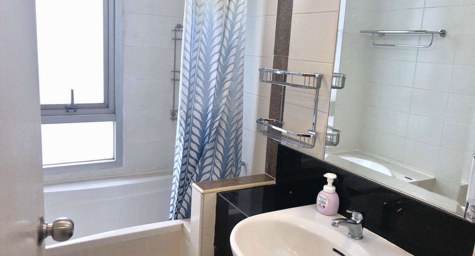 Condo en alquiler y en venta de 2 habitaciones en Khlong Toei, Bangkok