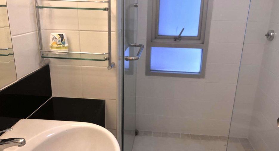Condo en alquiler y en venta de 2 habitaciones en Khlong Toei, Bangkok