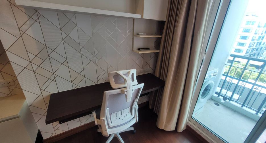 Condo en alquiler y en venta de 1 habitaciones en Watthana, Bangkok