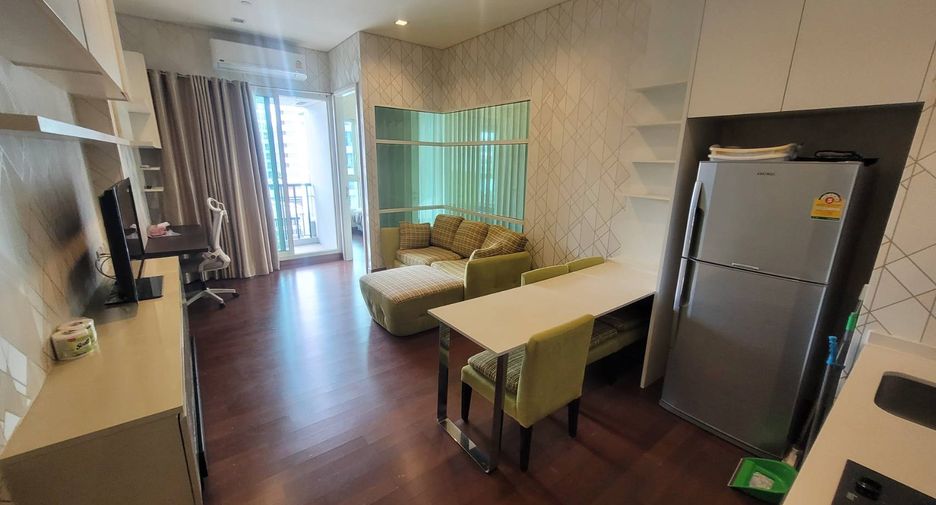 Condo en alquiler y en venta de 1 habitaciones en Watthana, Bangkok