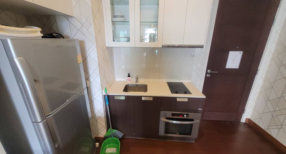 Condo en alquiler y en venta de 1 habitaciones en Watthana, Bangkok