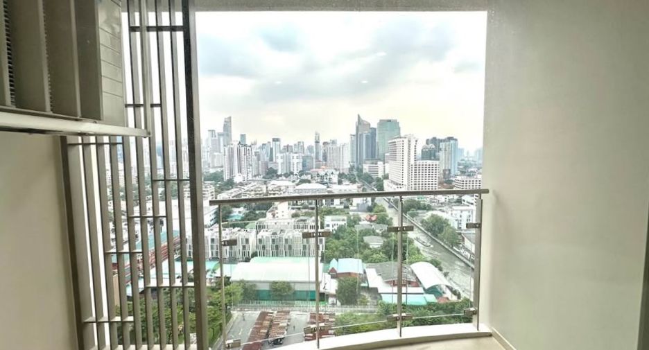 For rent 1 bed condo in Watthana, Bangkok