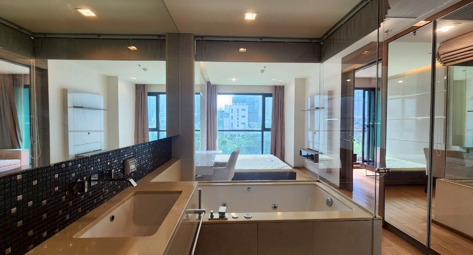 Condo en alquiler y en venta de 1 habitaciones en Sathon, Bangkok