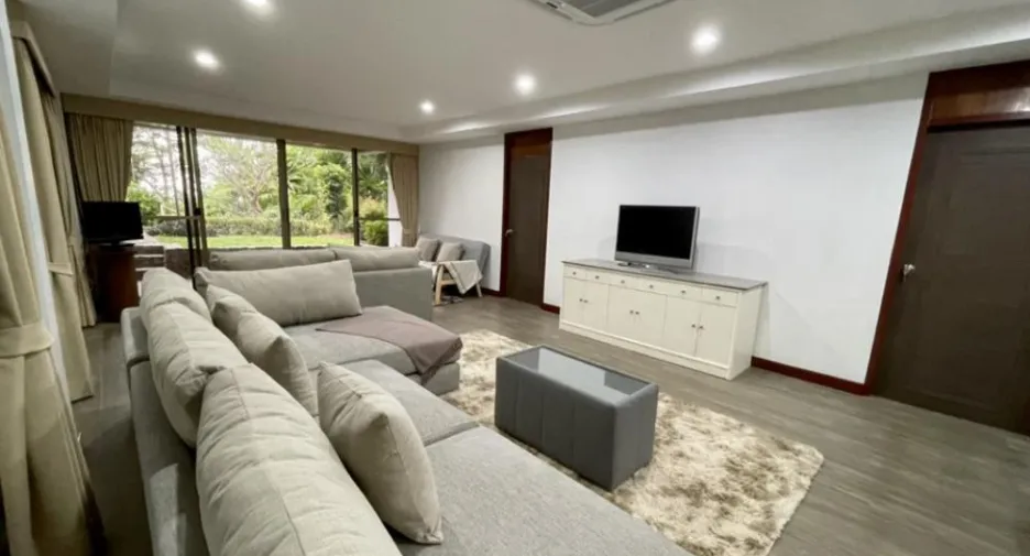 For rent 4 bedrooms condo in Bang Lamung, Chonburi