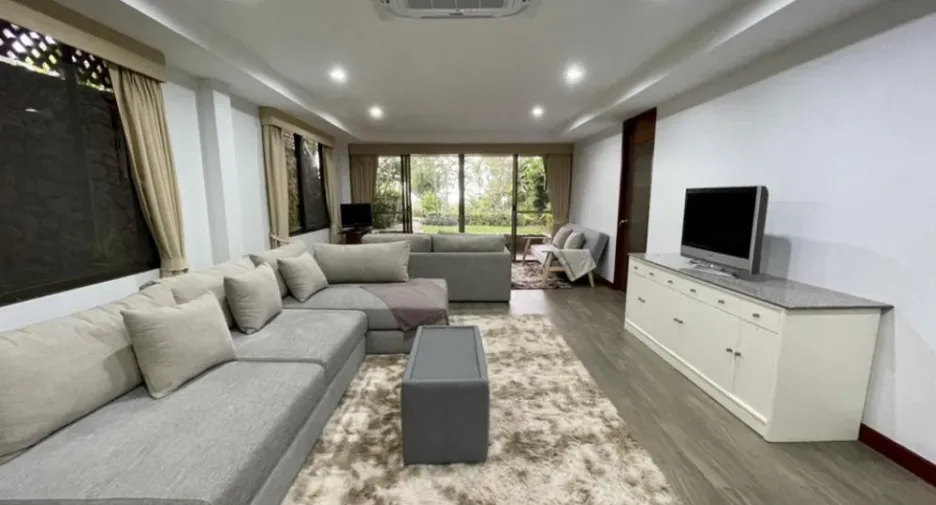 For rent 4 bedrooms condo in Bang Lamung, Chonburi