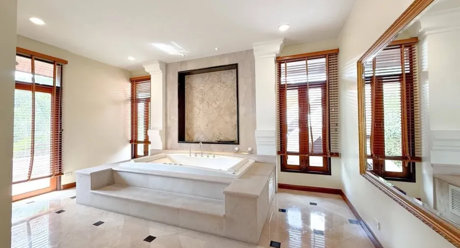Villa en venta de 5 habitaciones en Na Jomtien, Pattaya
