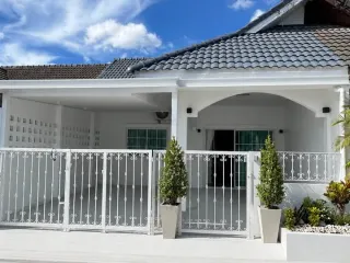 Haus zum Kauf mit 2 Zimmer in Bang Lamung, Chonburi