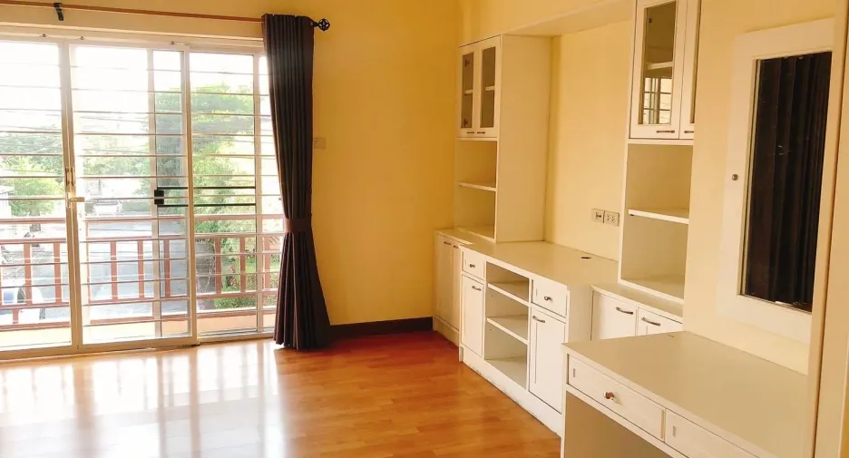 À louer 3 chambres maison à Mueang Chiang Mai, Chiang Mai
