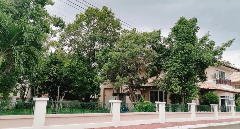 À louer 3 chambres maison à Mueang Chiang Mai, Chiang Mai