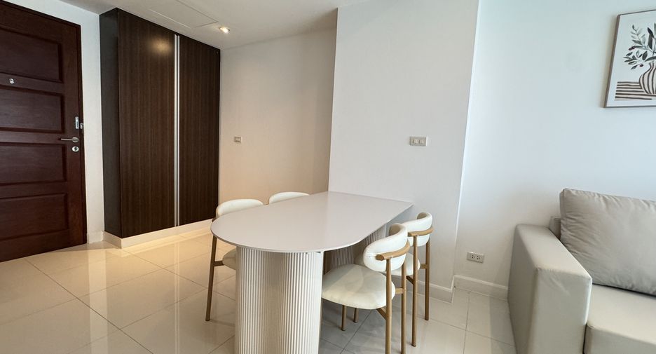 For rent 2 bedrooms condo in Bang Lamung, Chonburi