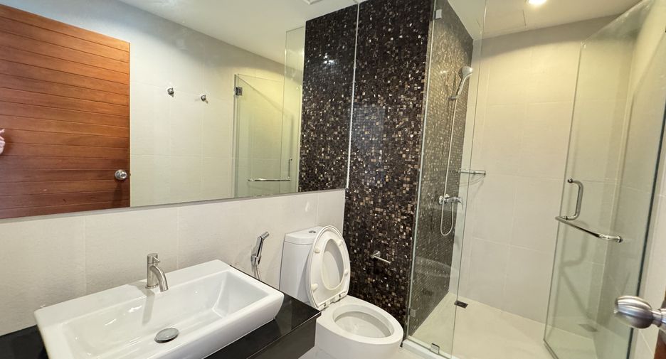 For rent 2 bedrooms condo in Bang Lamung, Chonburi