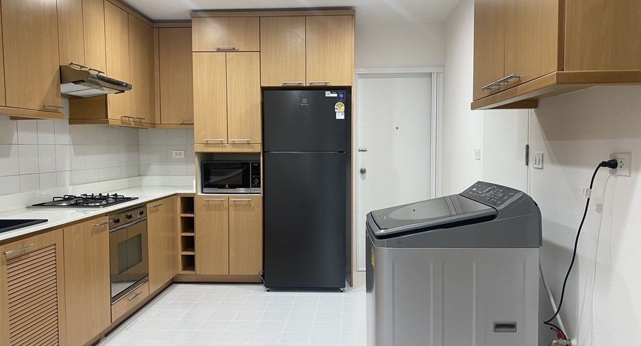 Apartment zur Miete mit 3 Zimmer in Watthana, Bangkok