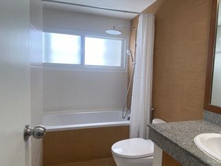 For rent 2 bedrooms apartment in Watthana, Bangkok