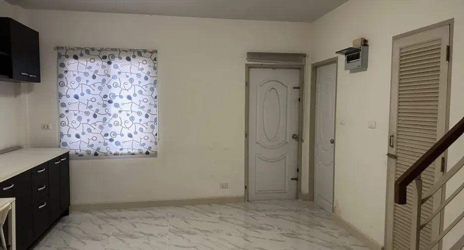 For sale そして for rent 3 ベッドルーム townhouse in Mueang Samut Sakhon, Samut Sakhon