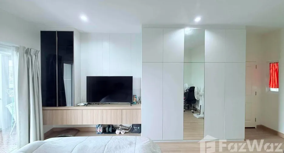 For rent 3 bedrooms townhouse in Bang Bua Thong, Nonthaburi