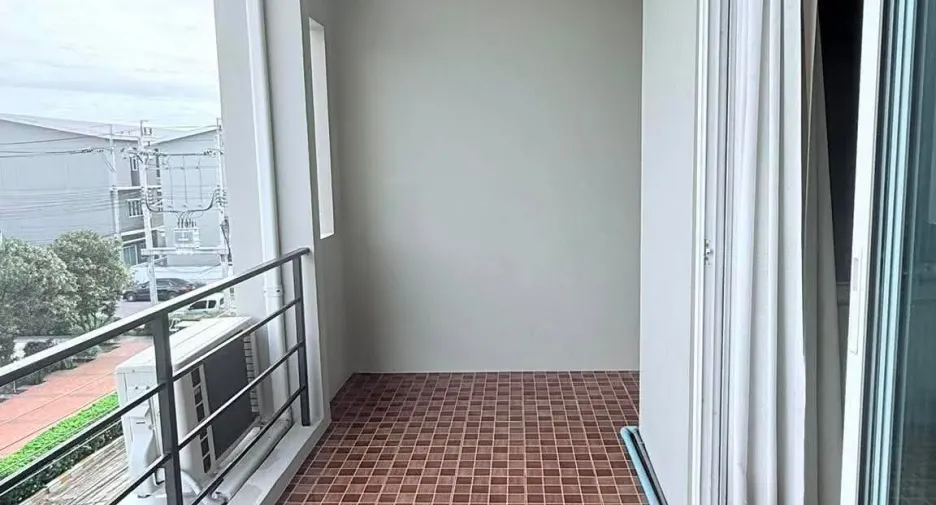 For rent 3 bedrooms townhouse in Bang Bua Thong, Nonthaburi