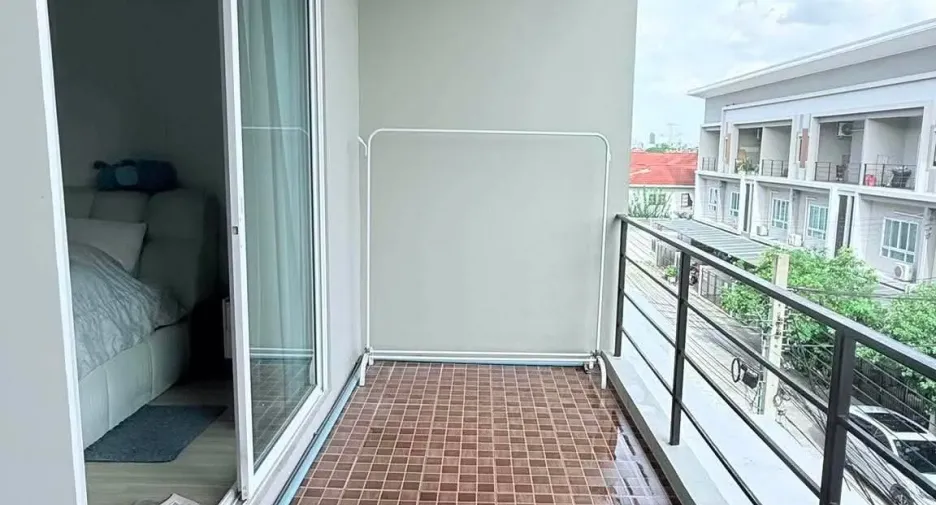 For rent 3 bedrooms townhouse in Bang Bua Thong, Nonthaburi