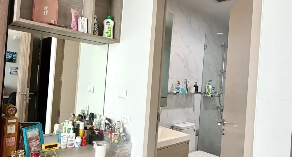 For rent 1 bed condo in Wang Thonglang, Bangkok