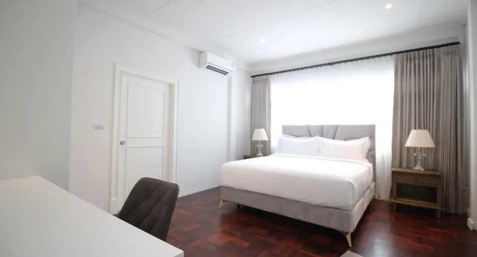For rent 8 bedrooms house in Lat Phrao, Bangkok