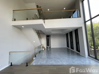 Reihenhaus zur Miete mit 3 Zimmer in Watthana, Bangkok