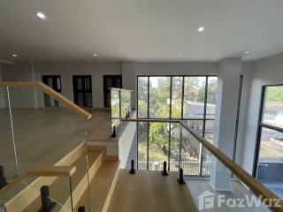Reihenhaus zur Miete mit 3 Zimmer in Watthana, Bangkok