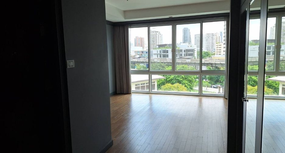 Condo en venta de 4 habitaciones en Khlong Toei, Bangkok