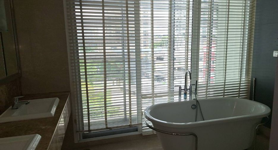 Condo en venta de 4 habitaciones en Khlong Toei, Bangkok