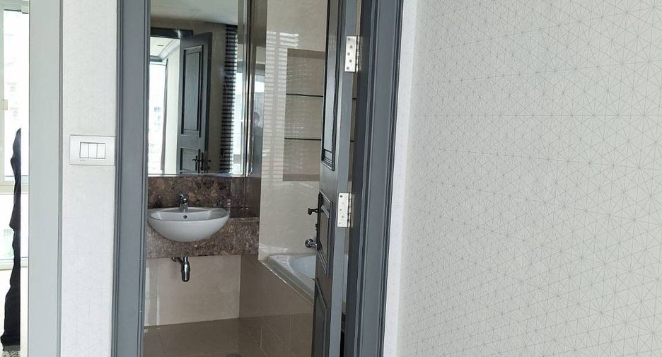 Condo en venta de 4 habitaciones en Khlong Toei, Bangkok