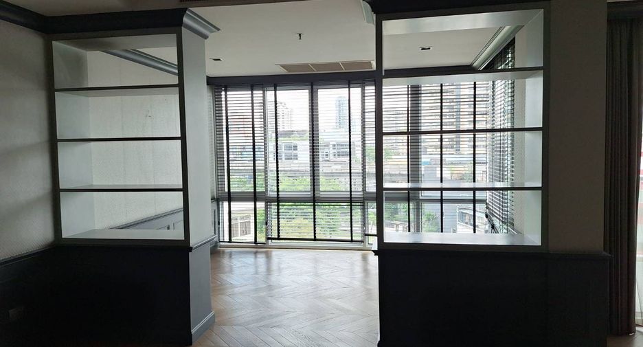 Condo en venta de 4 habitaciones en Khlong Toei, Bangkok