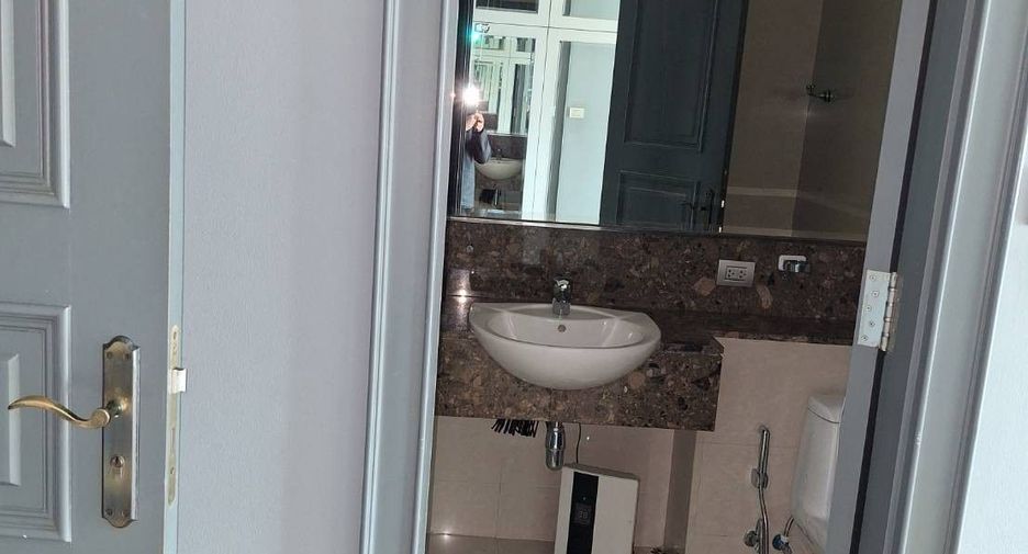 Condo en venta de 4 habitaciones en Khlong Toei, Bangkok