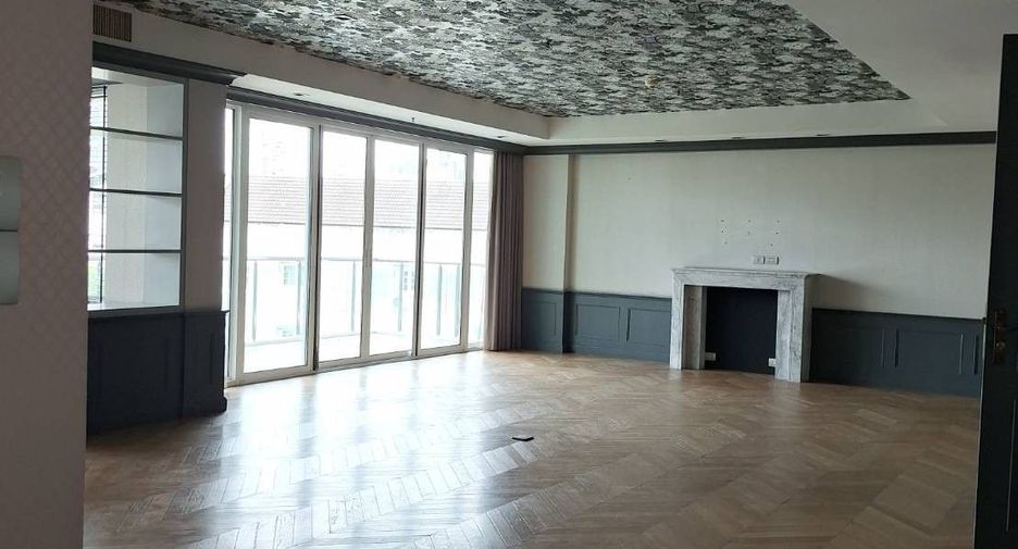 Condo en venta de 4 habitaciones en Khlong Toei, Bangkok