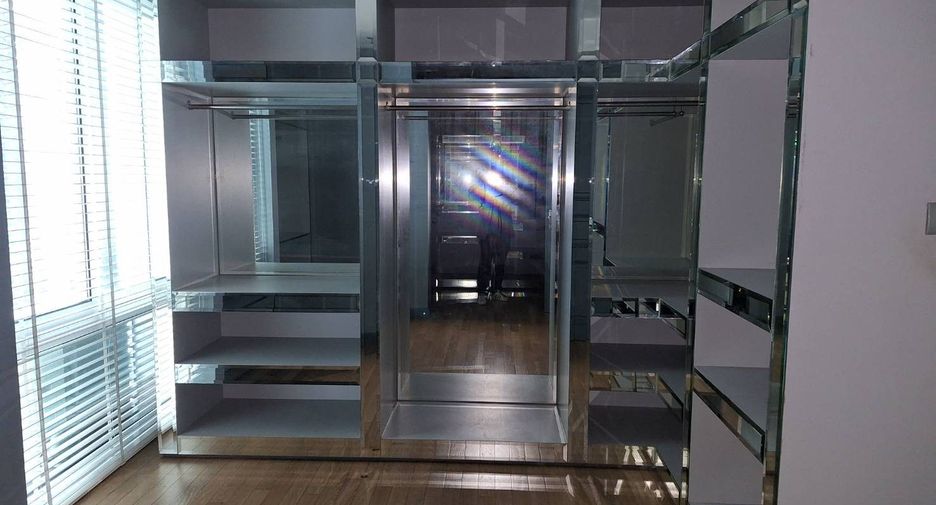 Condo en venta de 4 habitaciones en Khlong Toei, Bangkok