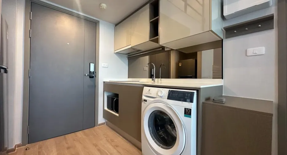 Wohnung zur Miete mit 2 Zimmer in Huai Khwang, Bangkok