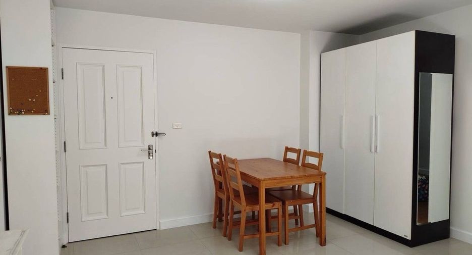 À vendre 1 chambre condo à Yan Nawa, Bangkok