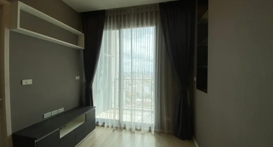 For rent 1 bed condo in Huai Khwang, Bangkok