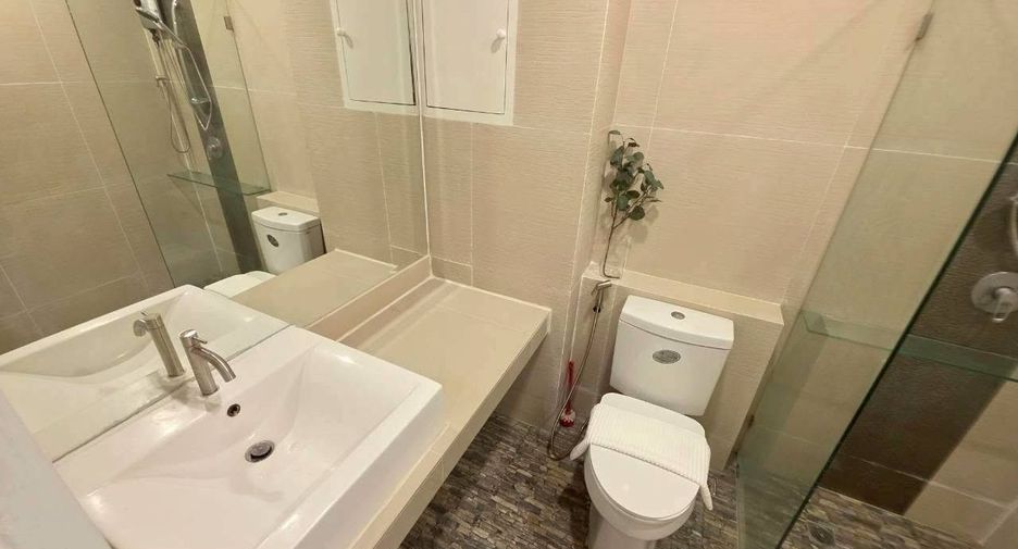 For sale 1 bed condo in Wang Thonglang, Bangkok