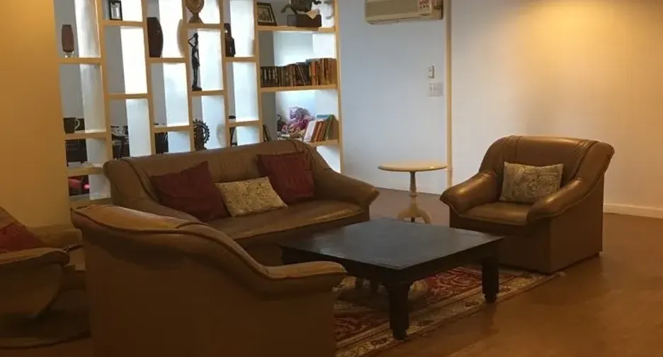 For rent 4 bedrooms condo in Watthana, Bangkok