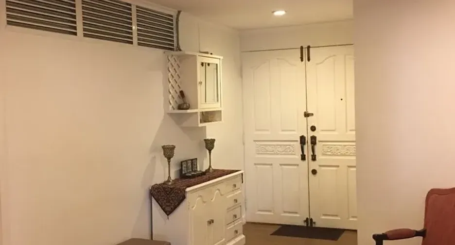 For rent 4 bedrooms condo in Watthana, Bangkok