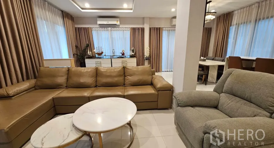 For rent 3 bedrooms house in Saphan Sung, Bangkok