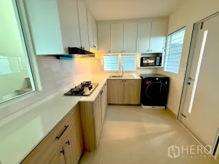 For rent 4 bedrooms house in Bang Phli, Samut Prakan