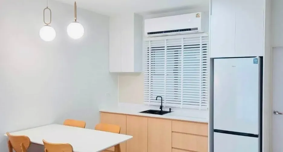 For rent 3 bedrooms townhouse in Bang Phli, Samut Prakan