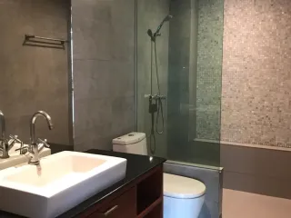 Oficina en alquiler de 3 habitaciones en Watthana, Bangkok